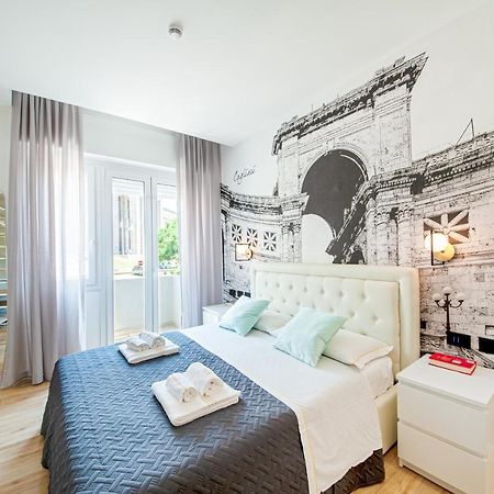 Eleonore Elegant Room Suite 칼리아리 외부 사진